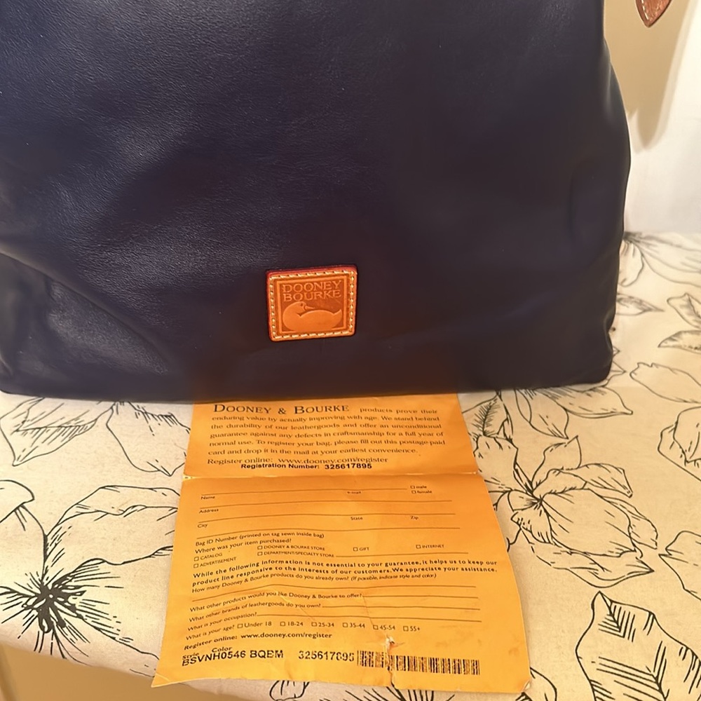 Handbag - Picture 10 of 11